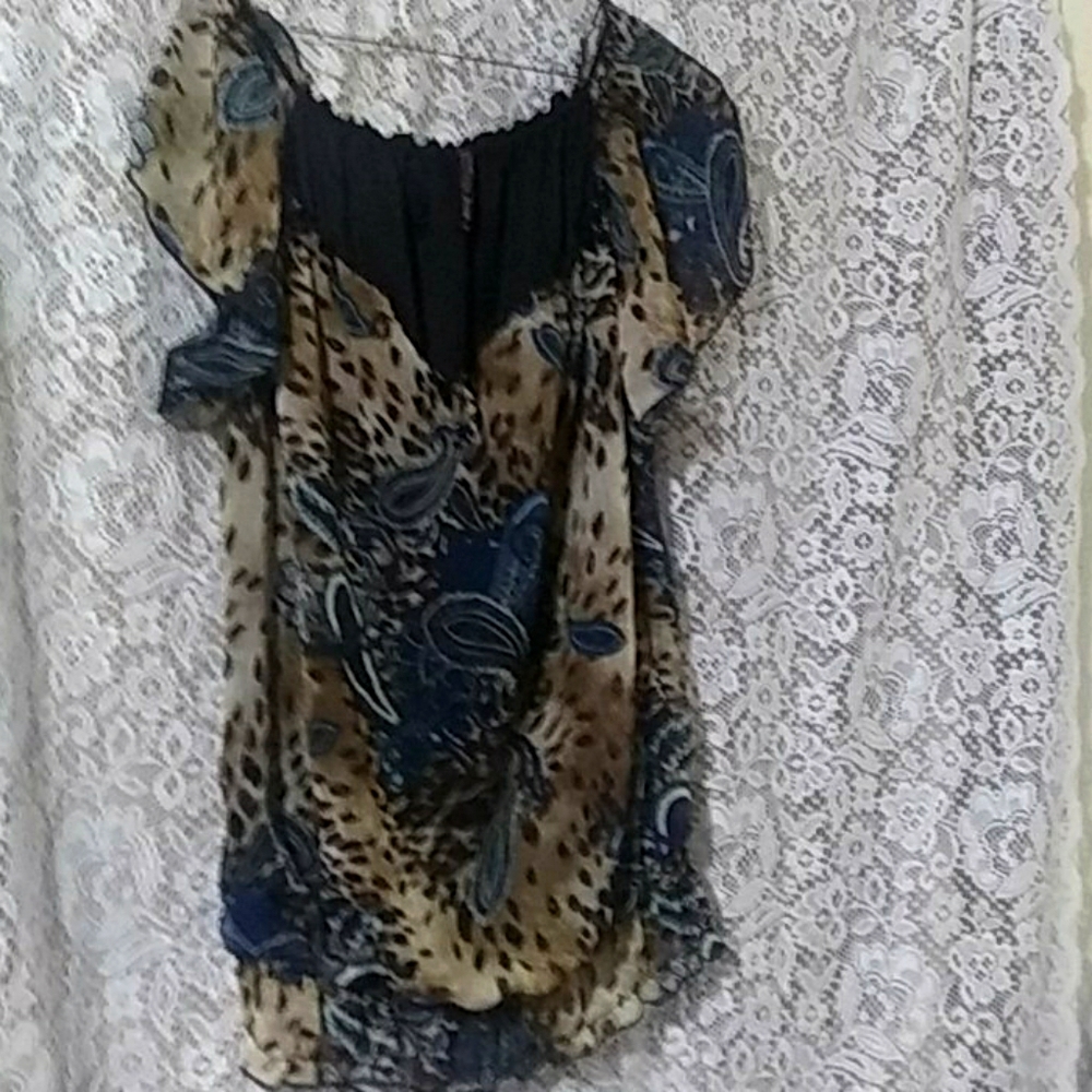 I'm selling a cute little shirt